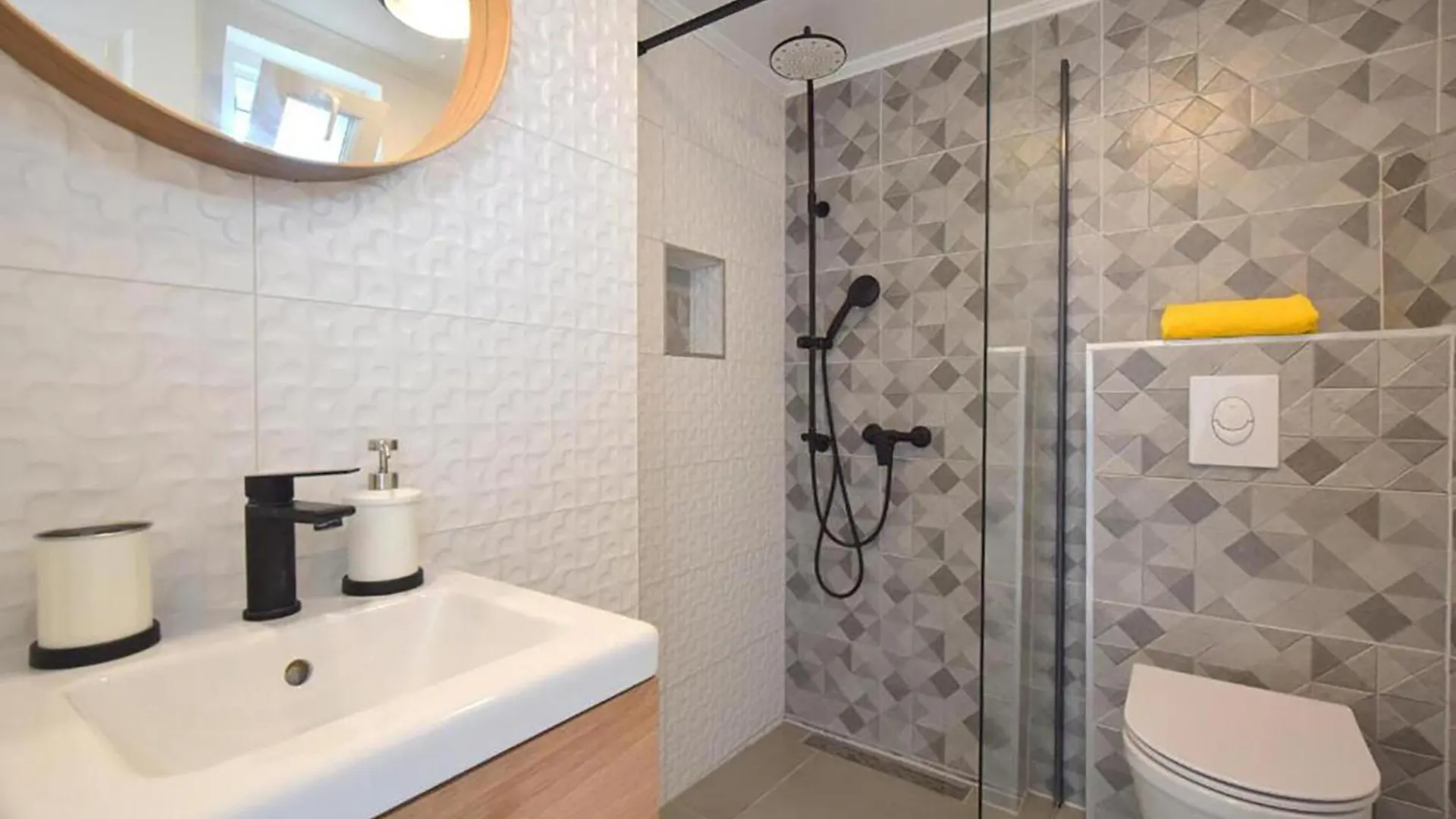 1 Bedroom Amazing Apartment In Cizici 0*,